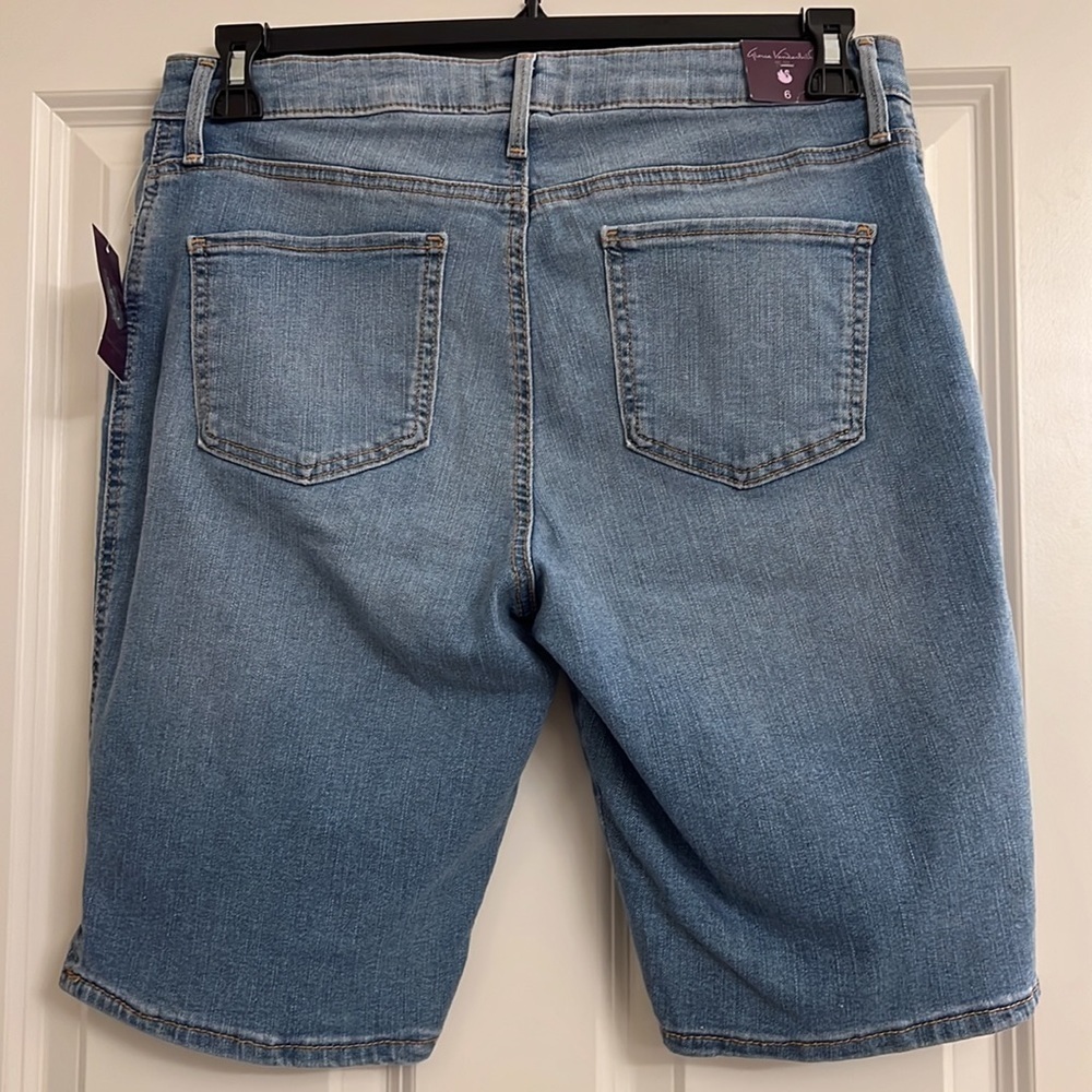 Gloria Vanderbilt ladies Jean shorts - Picture 6 of 9